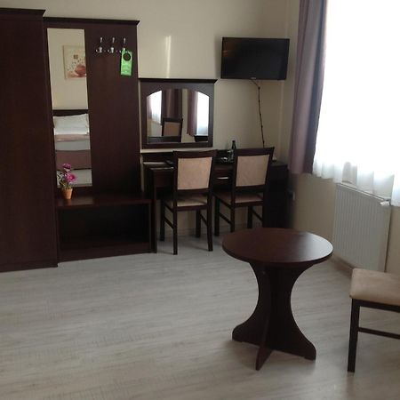 Hotel Feniks Hnězdno Exteriér fotografie