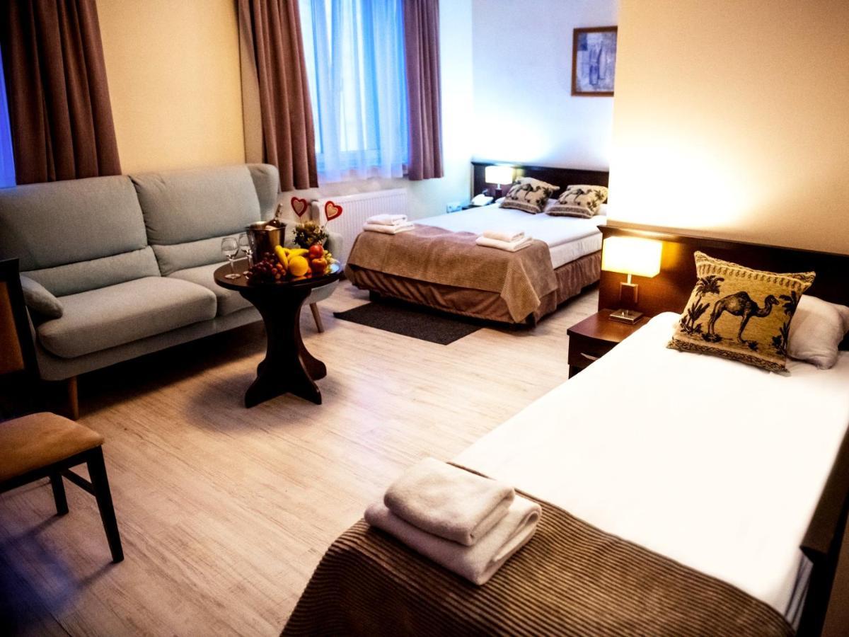 Hotel Feniks Hnězdno Exteriér fotografie
