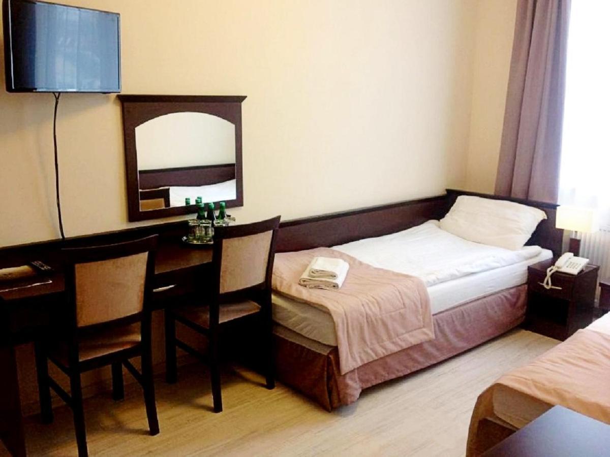 Hotel Feniks Hnězdno Exteriér fotografie