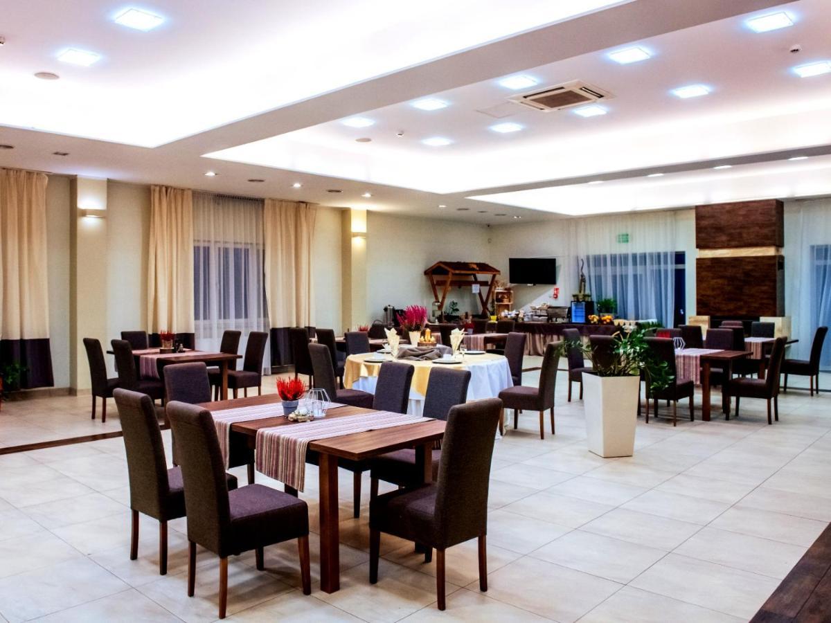 Hotel Feniks Hnězdno Exteriér fotografie
