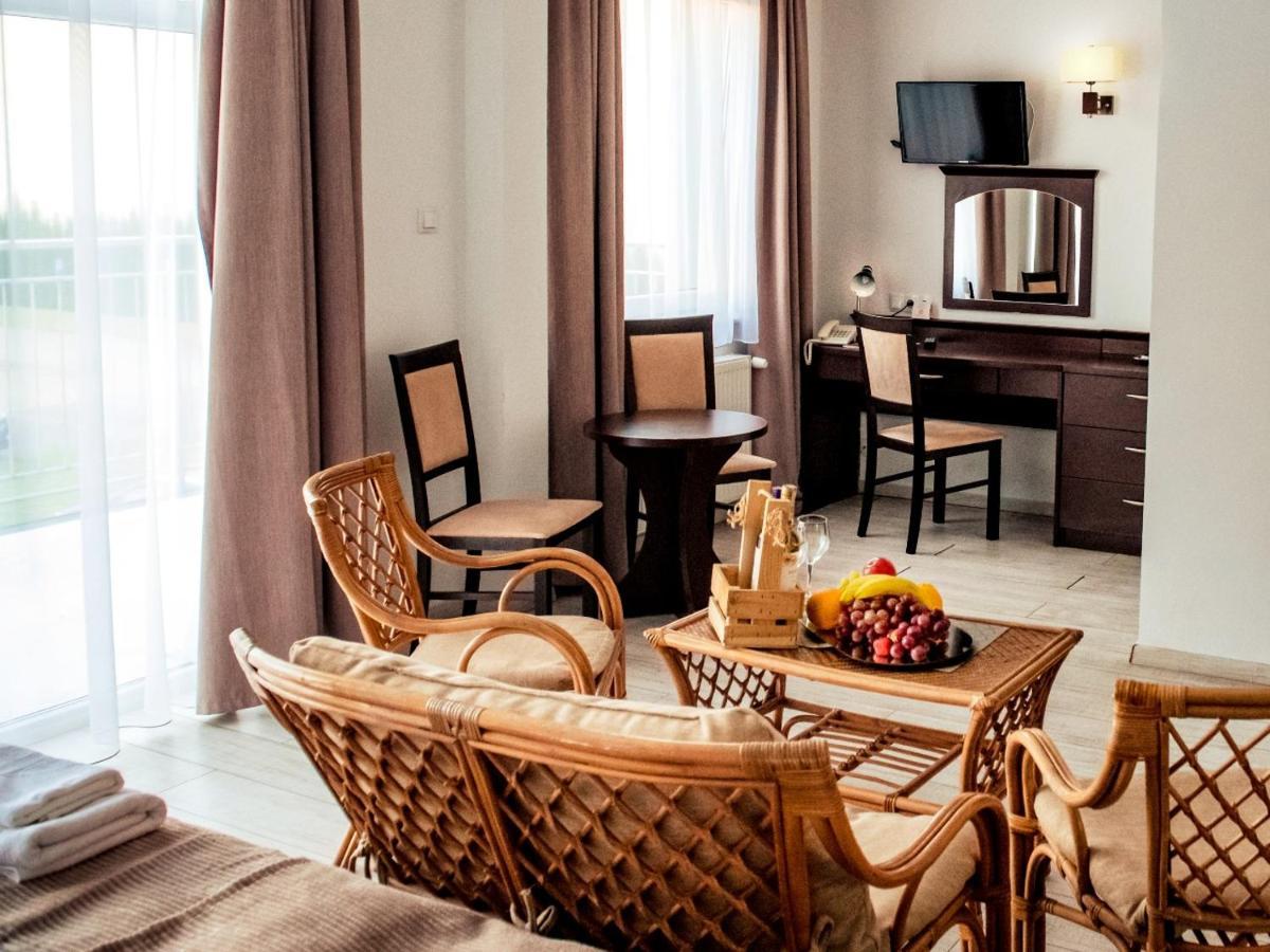 Hotel Feniks Hnězdno Exteriér fotografie