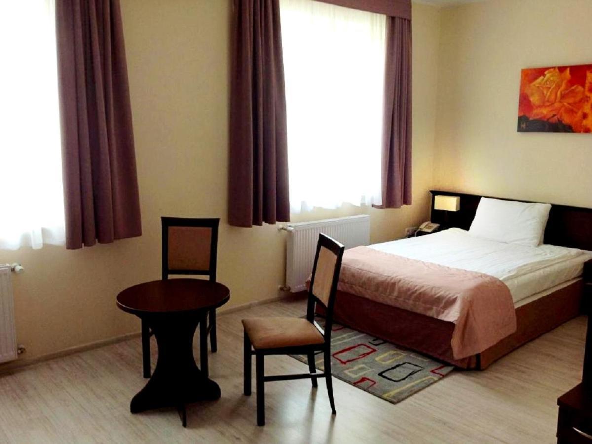 Hotel Feniks Hnězdno Exteriér fotografie
