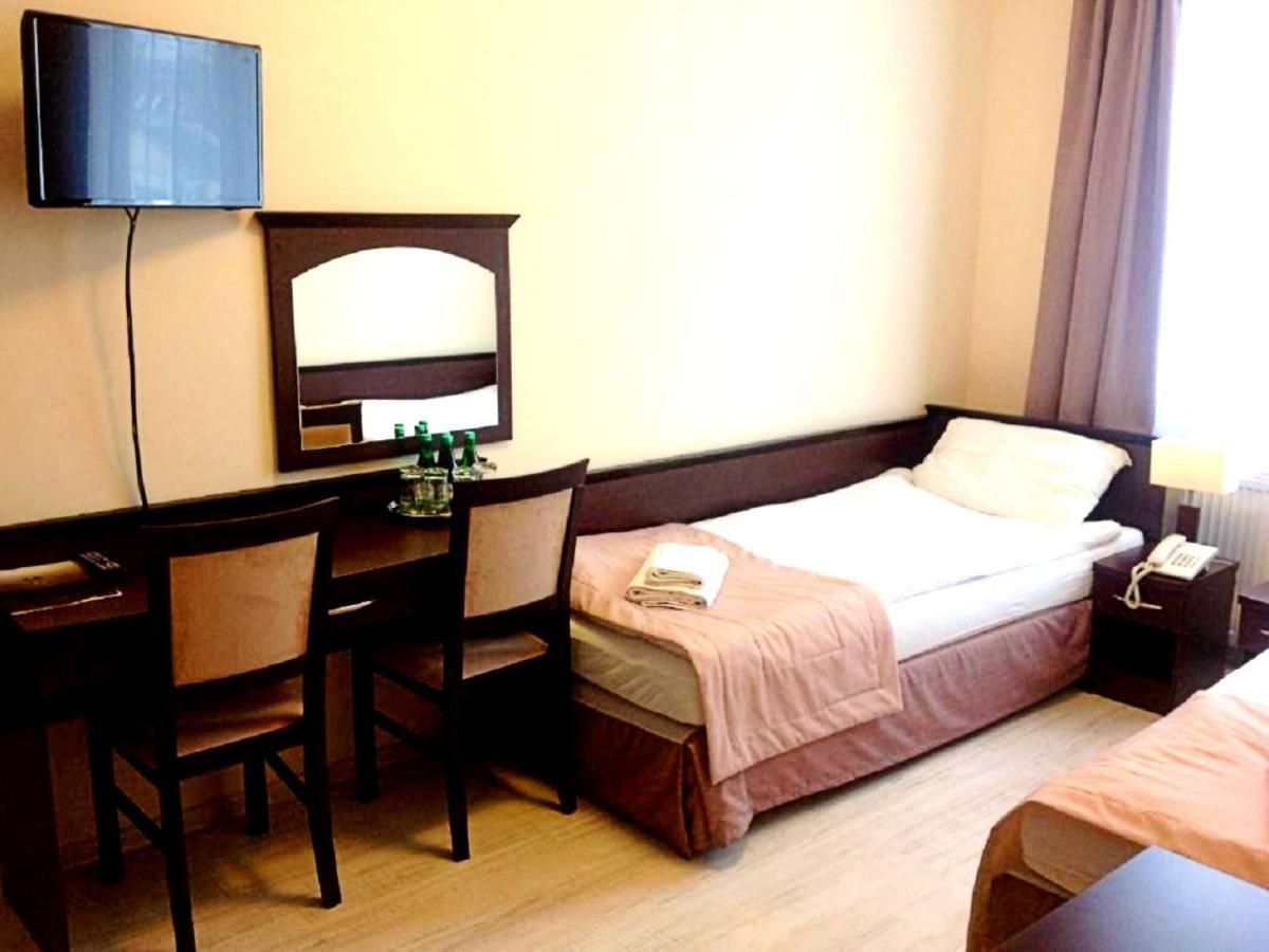 Hotel Feniks Hnězdno Exteriér fotografie