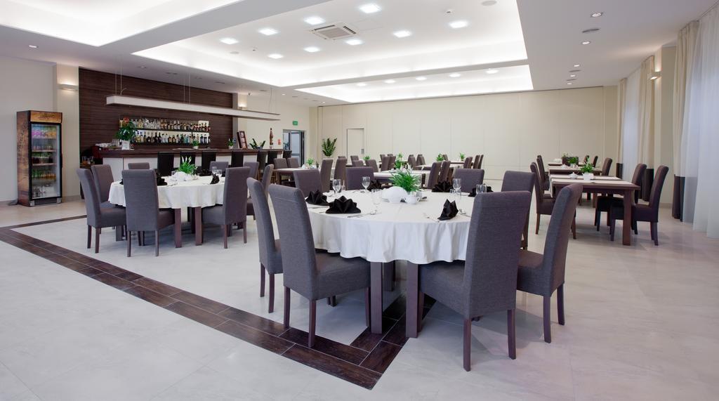 Hotel Feniks Hnězdno Exteriér fotografie
