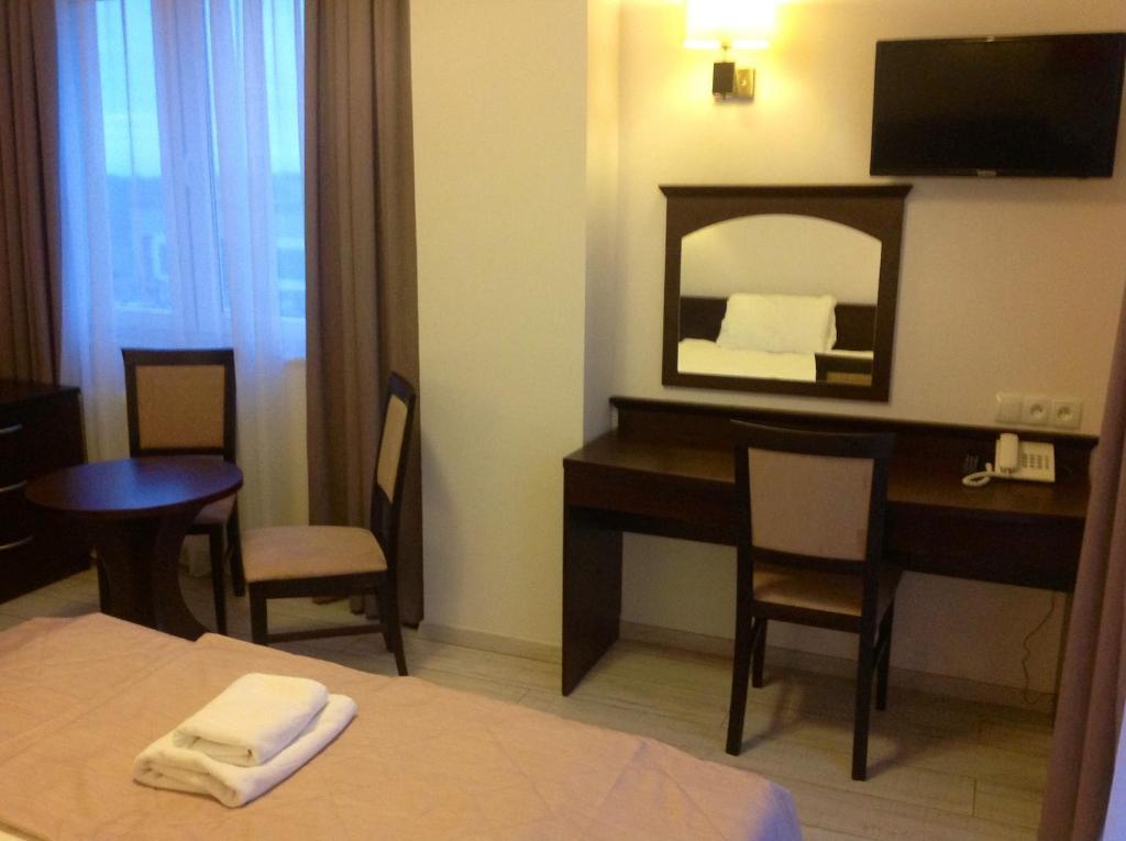 Hotel Feniks Hnězdno Exteriér fotografie