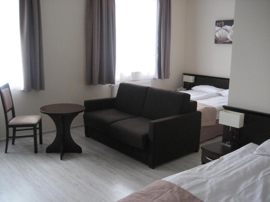 Hotel Feniks Hnězdno Pokoj fotografie