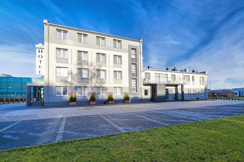 Hotel Feniks Hnězdno Exteriér fotografie